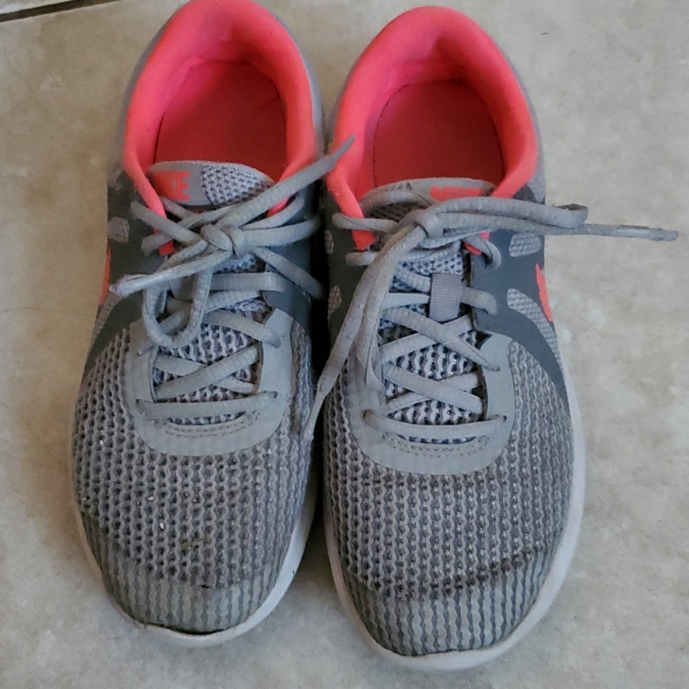 Nike girl shoes